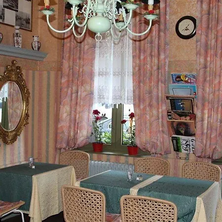 Boutique Maison Emile מלון 3*